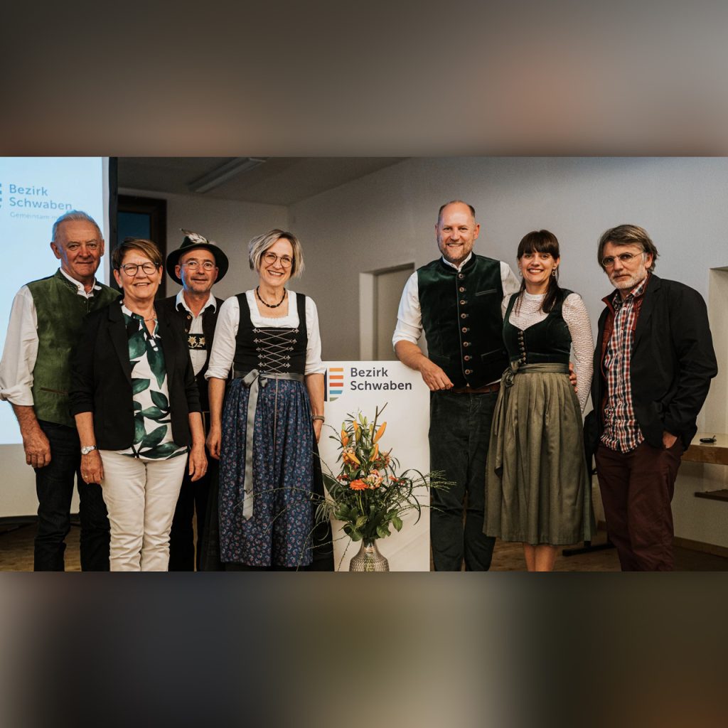 Foto-Gesamte-Truppe_quadrat